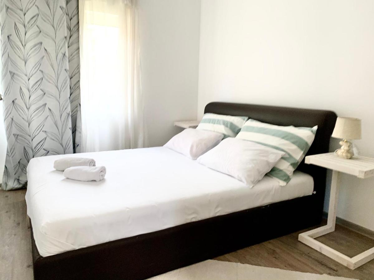 W Apartments コトル エクステリア 写真