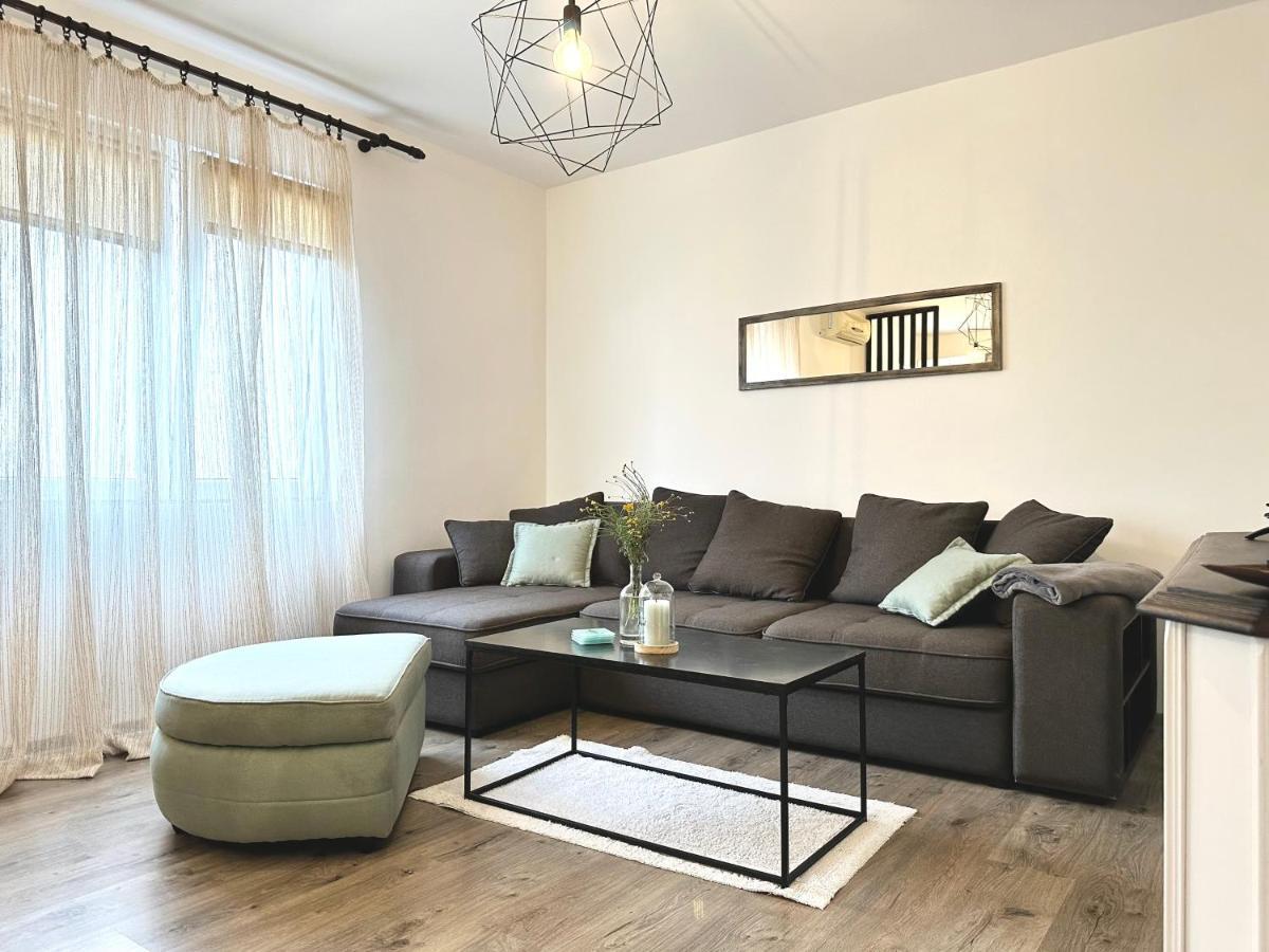W Apartments コトル エクステリア 写真