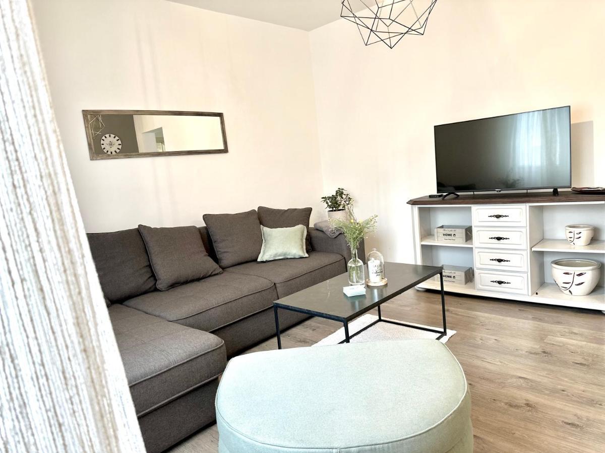 W Apartments コトル エクステリア 写真