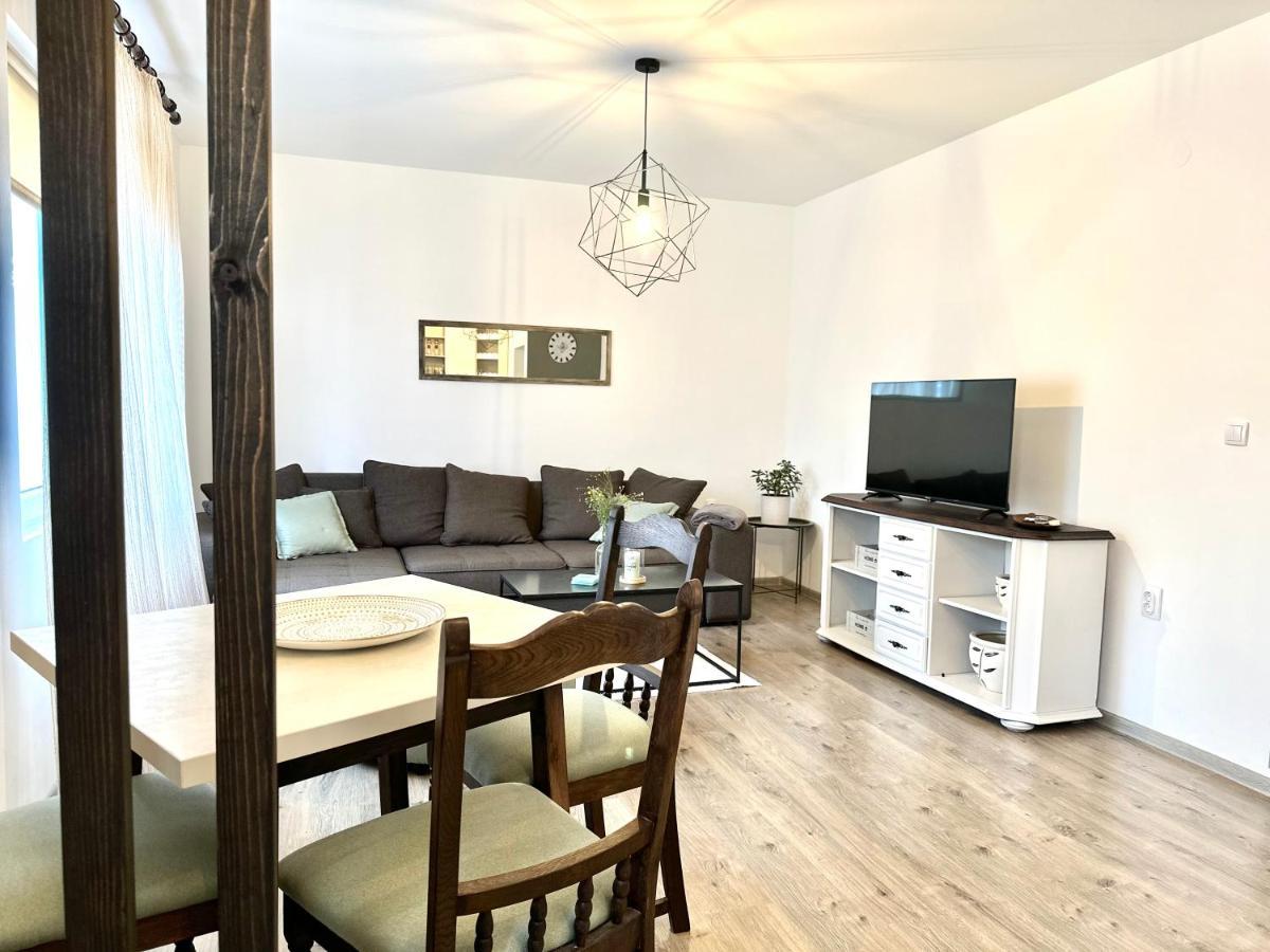 W Apartments コトル エクステリア 写真