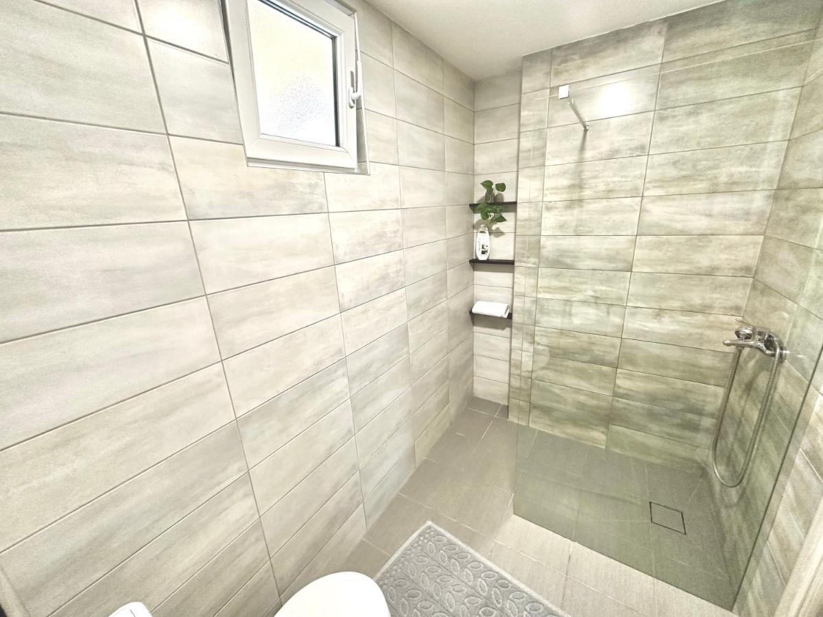 W Apartments コトル エクステリア 写真