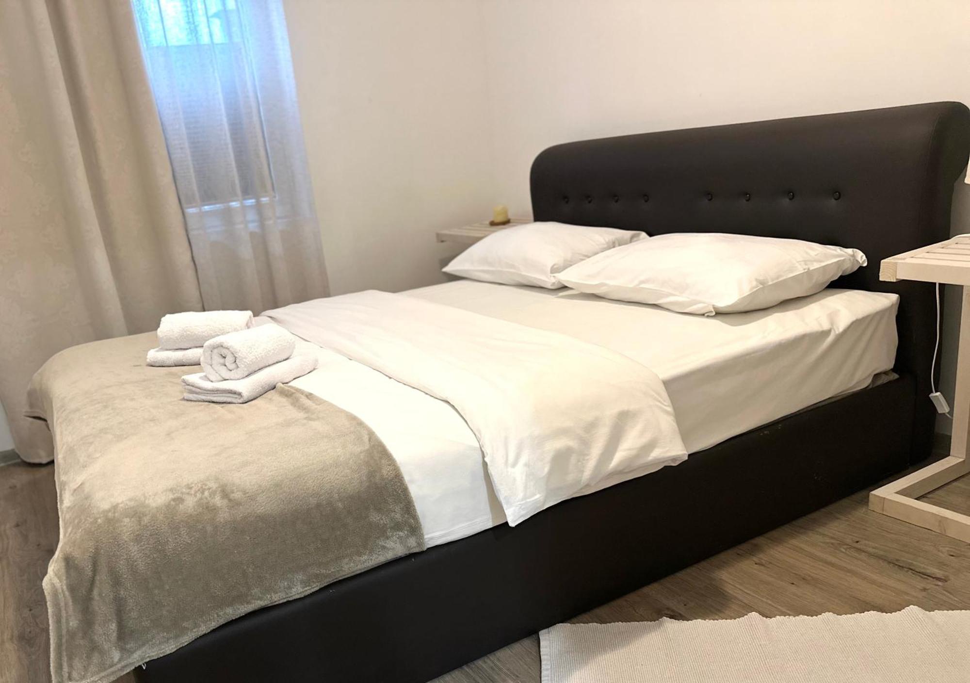 W Apartments コトル エクステリア 写真